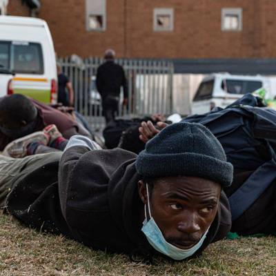 Число погибших в ходе беспорядков в ЮАР возросло до 117 человек