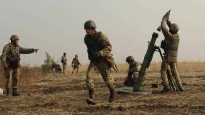 Украинские боевики открыли огонь по Горловке и югу ДНР