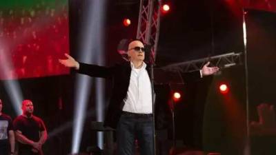 Победу на досрочных выборах в Болгарии одержала партия шоумена Трифонова