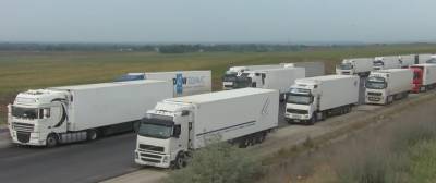 Азербайджан специально не пропускает грузовики с иранскими товарами в Россию