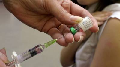 В Роструде уточнили правила отстранения от работы противников вакцинации