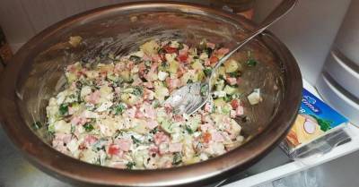 Готовлю салат «Окрошка» вместо обычной окрошки, если муж капризничает в особенно жаркий день