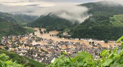 Меркель: власти ФРГ смогут оценить последствия наводнения только в ближайшие дни