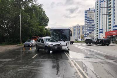 Два водителя пострадали в ДТП с автобусом №38 в Новосибирске