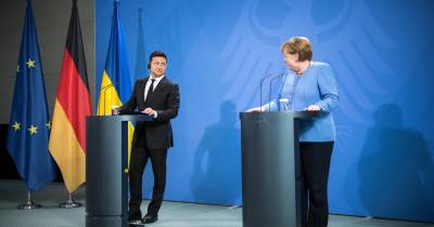 В Киеве раскритиковали Меркель за сдачу украинских интересов