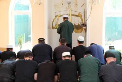 В Рыбинской колонии мечеть украсили золотой надписью