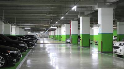 Москвичи выкупили у города более 400 парковочных мест с начала 2021 года