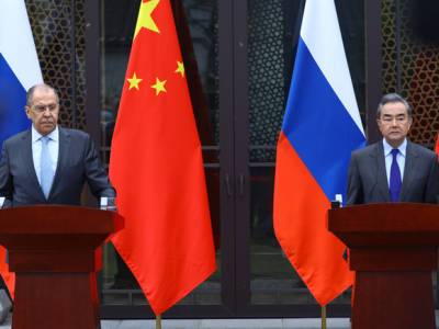 МИД КНР призвал Россию вместе бороться с пандемией и «политическими вирусами»