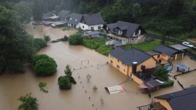 Новости на "России 24". Число жертв наводнения на западе Германии увеличилось до 80