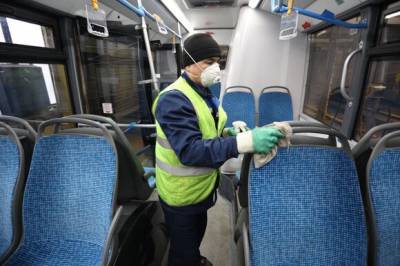 В пандемию новосибирские перевозчики тщательно дезинфицируют салоны автобусов