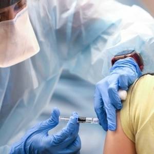 В Украине сделали рекордное количество прививок от коронавируса