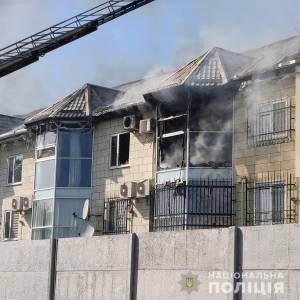 В коттеджном городке Мелитополя произошел пожар: не исключается версия поджога. Видео