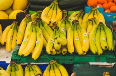 Цены на бананы остаются высокими, несмотря на сезон