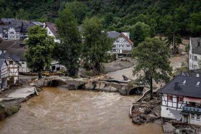 В Германии число жертв наводнений увеличилось до 59, тысячи людей пропали