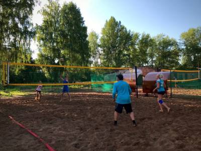 В Глазове открыли новую волейбольную площадку (ФОТО)