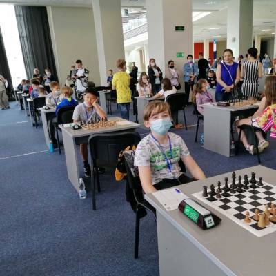 Сахалинские шахматисты успешно выступают на фестивале "Город у моря" во Владивостоке