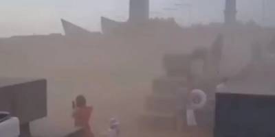 Песчаная буря в парке 300-летия попала на видео