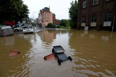 Наводнение привело к разрушению домов в городе Эрфтштадт