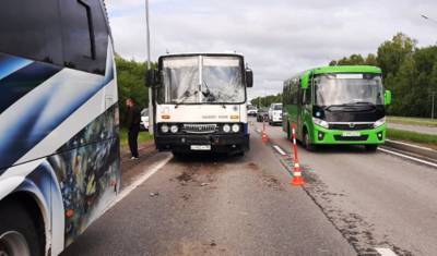 Пострадали двое рабочих в ДТП с автобусами на трассе под Тобольском