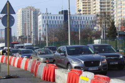 На Кольцевой дороге в Киеве частично ограничат движение: названы сроки
