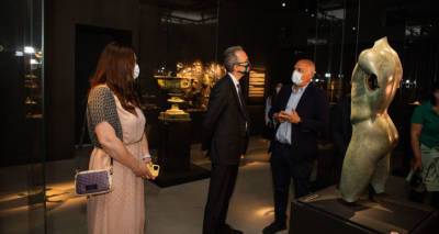 Выставка сокровищ Помпеи открывается в Вани