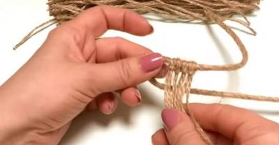 Умелая рукодельница показывает, как моток джутовой верёвки превратить в стильный ковёр
