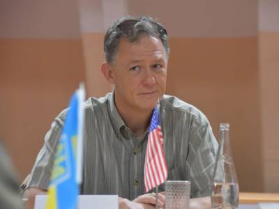 Кент посетил район проведения ООС и заверил о поддержке США Украины