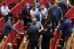 В Раде снова произошла драка между депутатами. ФОТО