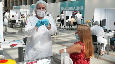В Москве полный курс вакцинации прошли более 2 млн человек