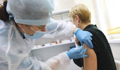 Антипрививочникам на заметку: в Чехии зараженные после прививки есть, умерших – нет