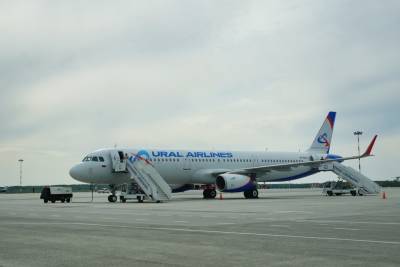 Вылет самолета «Уральских авиалиний» из Екатеринбурга в Сочи задерживается на семь часов