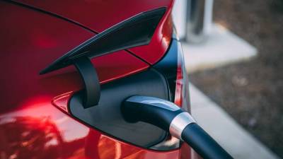 Автоэксперт оценил отказ Евросоюза от машин на бензине к 2035 году