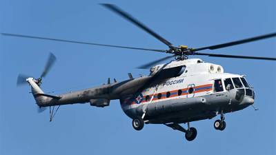 Вертолет со спасателями приземлился рядом с местом жесткой посадки Ан-28