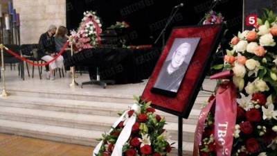 Кинорежиссера Александра Стефановича похоронили на Троекуровском кладбище