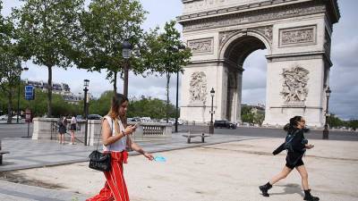 В Париже начались работы по «упаковке» Триумфальной арки в ткань