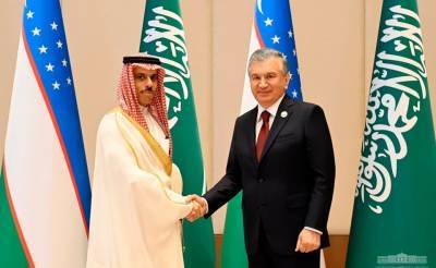 Король Салман бин Абдуль-Азиз Аль Сауд пригласил Мирзиёева посетить Саудовскую Аравию