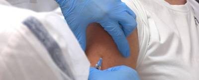Вакцинацию от коронавируса в Приамурье прошли меньше половины человек от плана