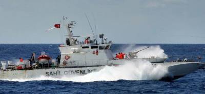Береговая охрана Турции обстреляла катер морской полиции Кипра