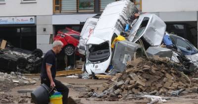 На западе Германии из-за наводнения объявлен режим военной катастрофы (видео)
