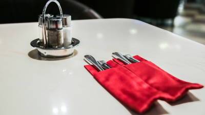 Московские рестораны без веранд потеряли до 85% выручки из-за QR-кодов