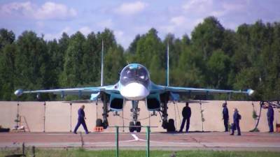 Защитники небес: на Урале юные летчики впервые взмыли в небо на Су-34