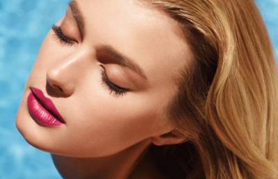 Как сохранить макияж в жару: профессионалы раскрыли секрет
