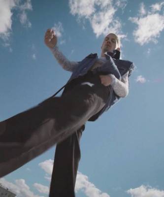 Дима Бончинче стал героем нового видео российского бренда небинарной моды p.p.s.
