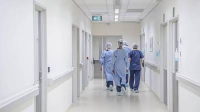 Иркутская область продлила срок соцвыплат работникам ковидных госпиталей