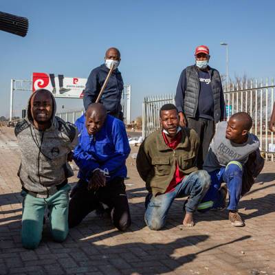 Число жертв беспорядков в ЮАР превысило двести человек