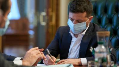 Зеленский подписал закон об усилении ответственности за ложь в декларациях