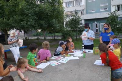 Проект «Лето во дворах» поддержали юные инспекторы