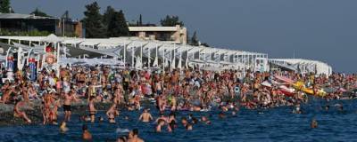 Озвучено количество туристов, заболевших ковидом на Черном море