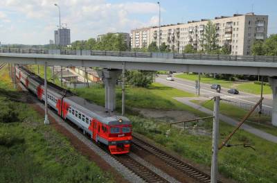 Петербуржец попал под поезд на северо-востоке города