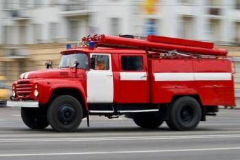 При пожаре в Вытегре пострадал мужчина, машины и оборудование